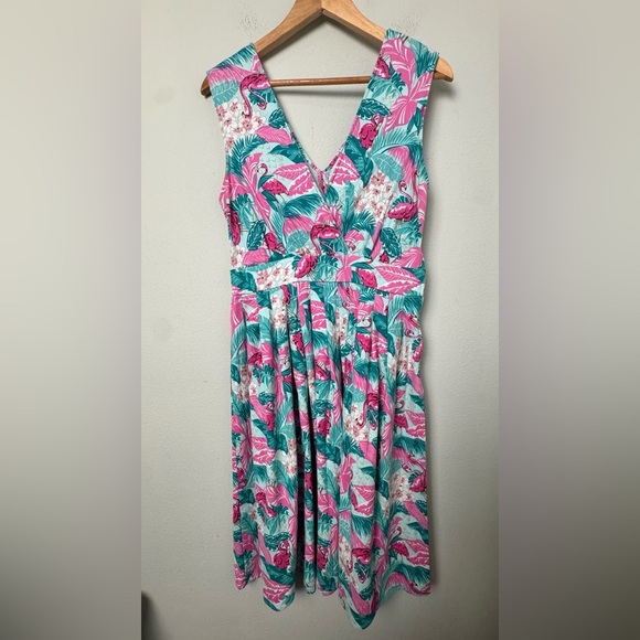 Bettie Page The Queen of Pinups Retro Flamingo Fit & Flare Rockabilly Dress 12 - Picture 1 of 16